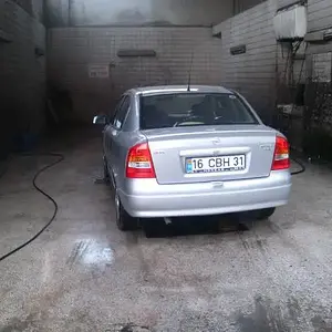 Opel Astra 2