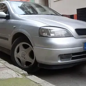 Opel Astra 1