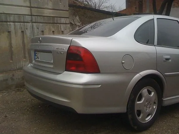 2001 Opel Vectra CD 1.8 Otomatik aracımın arka sağ yandan görünümü