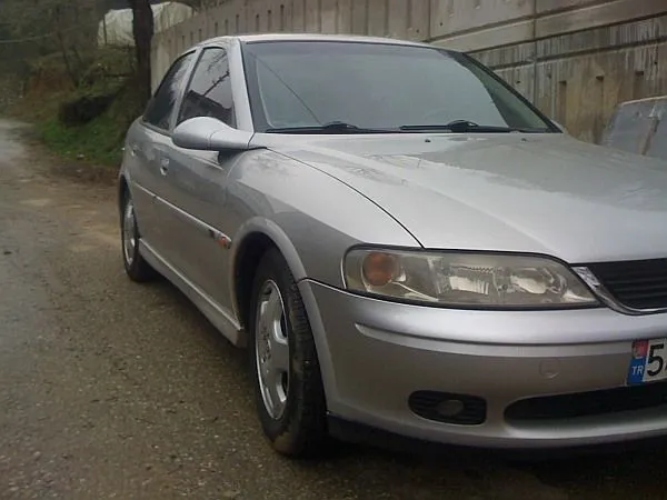 2001 Opel Vectra CD 1.8 Otomatik aracımın önden görünümü