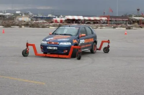 ileri sürüş teknikleri uzmanında görsel show...