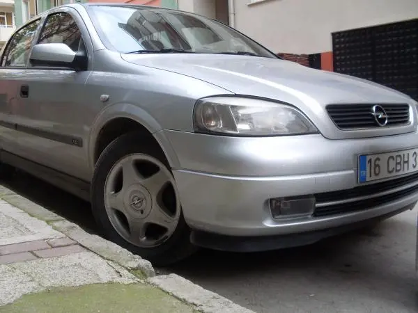 Opel Astra 1